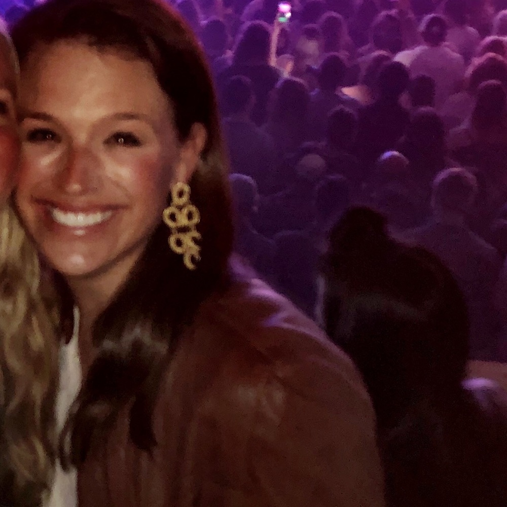 Meet your Posher, Lydia